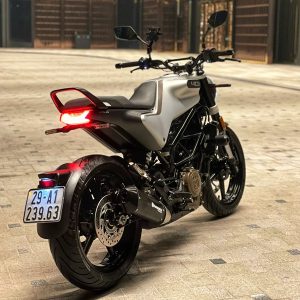 Husqvarna Vitpilen 400 2024 29A1-239.63 3 z7317256616151 c85d4979af0f0c8f74c5a21d2b730379