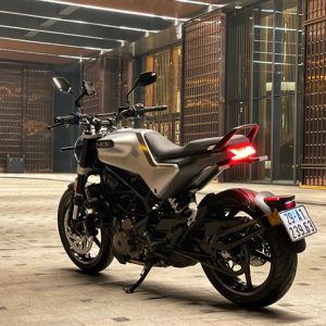 Husqvarna Vitpilen 400 2024 29A1-239.63 7 z7317256659743 fba2082ffea2ba37143de3adbf3a9d0c