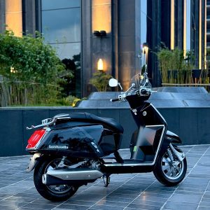 Lambretta X300 GT (Hồ sơ 2026) 9 z7894316761974 a101143995682c35726ed8299899d1d2