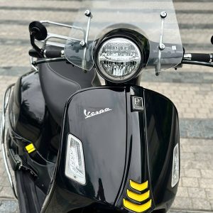 Vespa GTS HPE Super Tech 300 29A1-395.30 1 z7950217131610 806b1766a35d2718cebb5f9e32e1e143